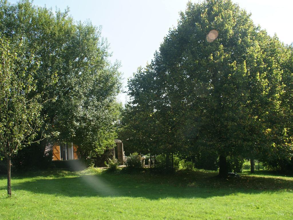 Hébergement de vacances Beautiful In La Chapelle Aux Bois With Garden
